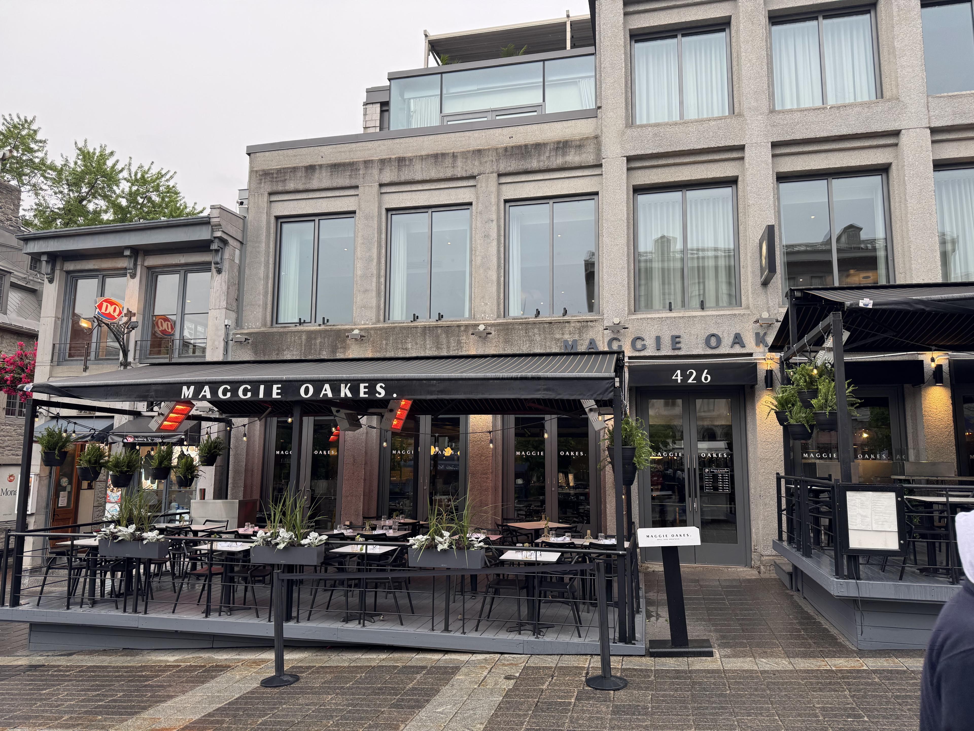 Maggie Oakes – outdoor terrace in Old Montreal, Montréal