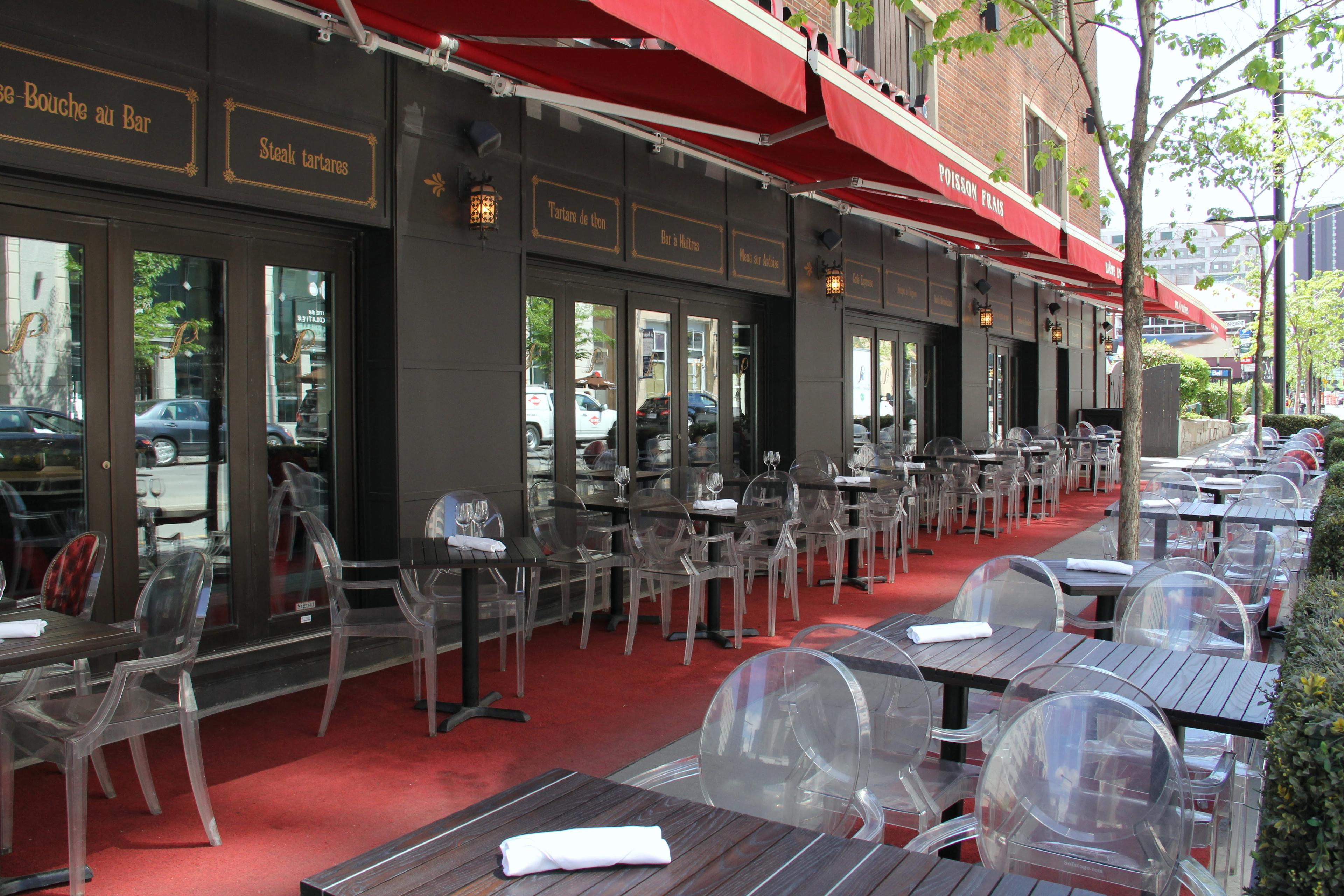 Le Pois Penché – outdoor terrace in Downtown, Montréal