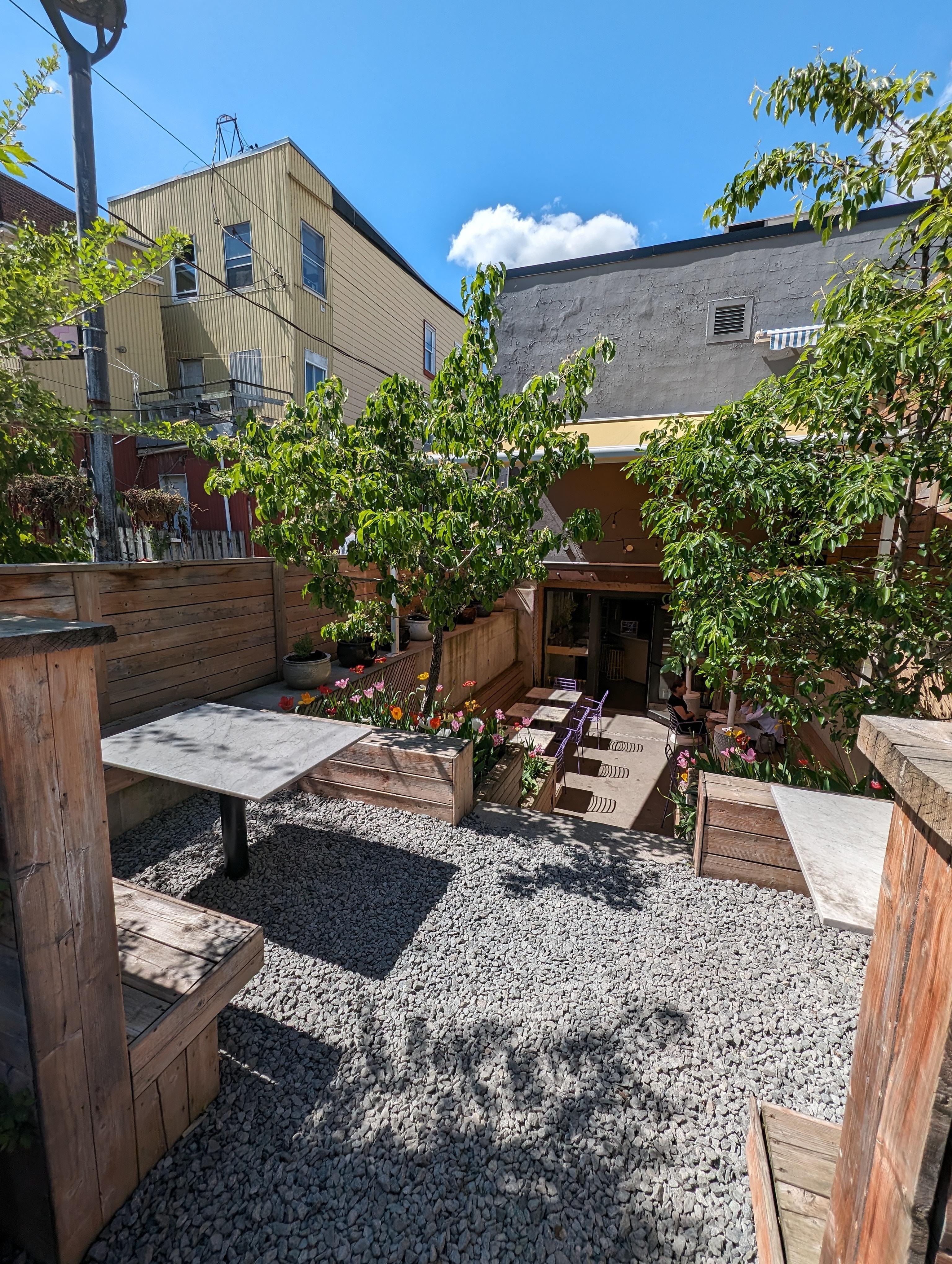 Club Social P.S. / Elena Pizza – outdoor terrace in Saint-Henri, Montréal