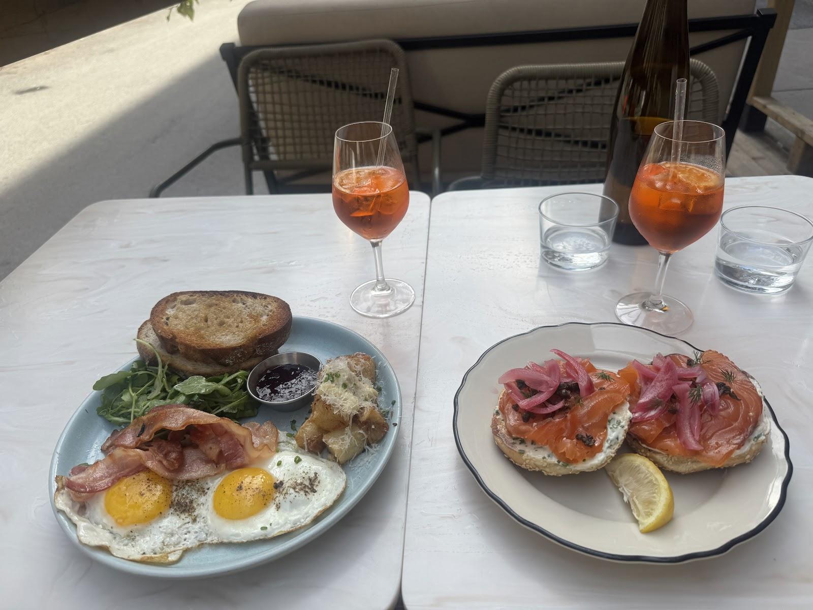 Buvette Pastek – outdoor terrace in Old Montreal, Montréal