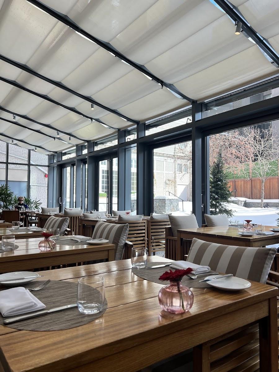 Maison Boulud – outdoor terrace in Downtown, Montréal