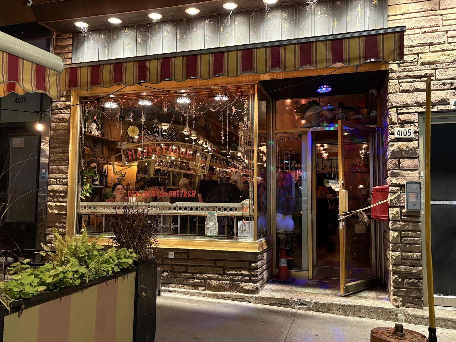 Le Majestique – outdoor terrace in Plateau-Mont-Royal, Montréal