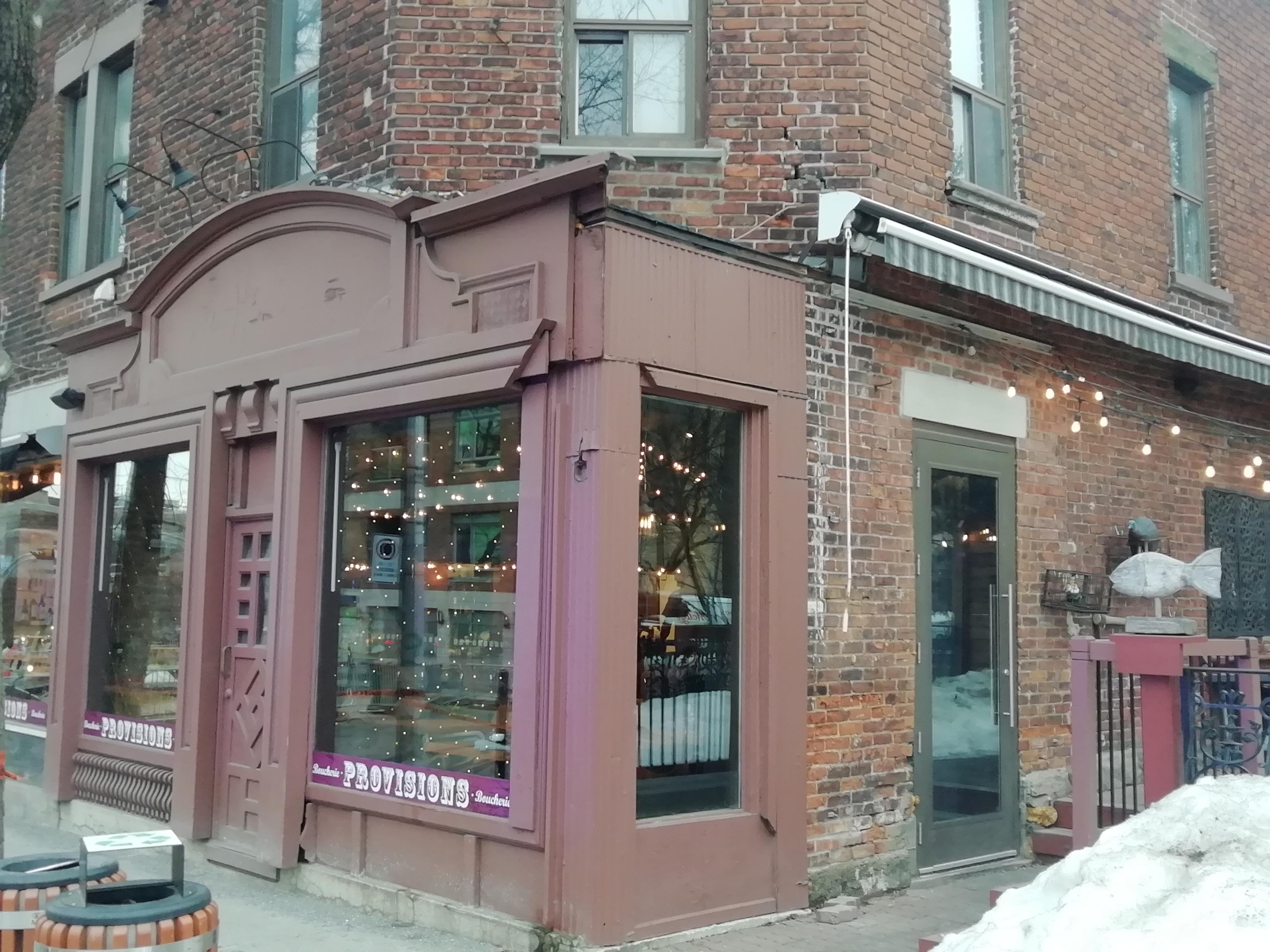 Provisions Bar à Vin – outdoor terrace in Outremont, Montréal