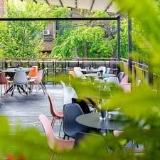 SHAY – terrasse extérieure à Griffintown, Montréal