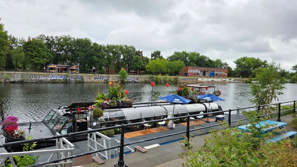 Canal Lounge – terrasse extérieure à Griffintown, Montréal