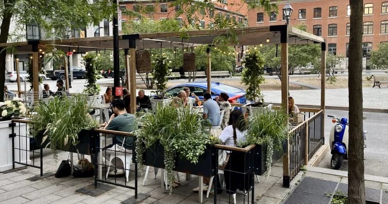 Pubjelly – terrasse extérieure à Vieux-Montréal, Montréal
