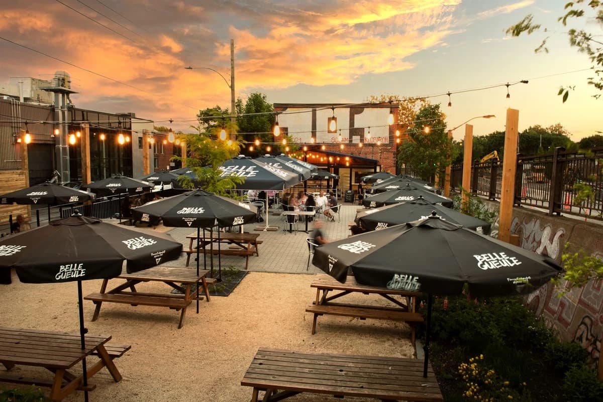 Aux Quartiers Belle Gueule – terrasse extérieure à Plateau-Mont-Royal, Montréal