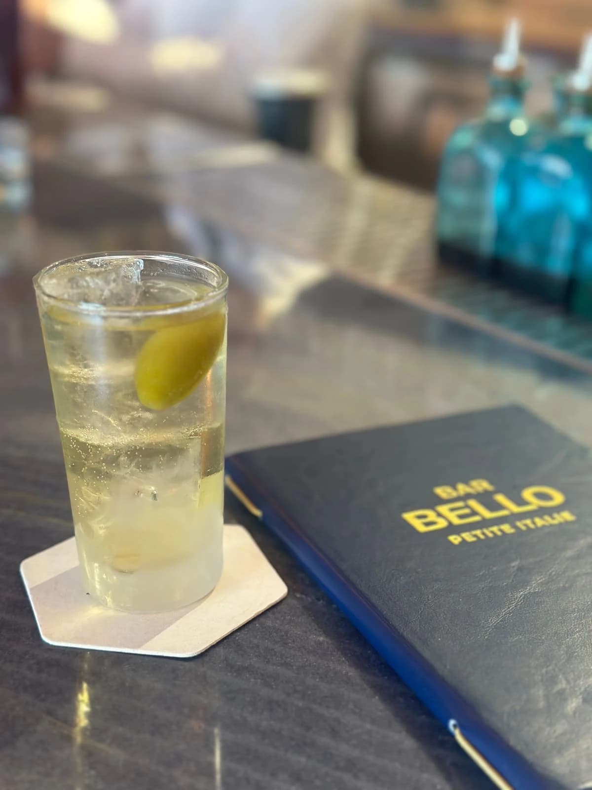 Bar Bello – terrasse extérieure à Petite-Italie, Montréal