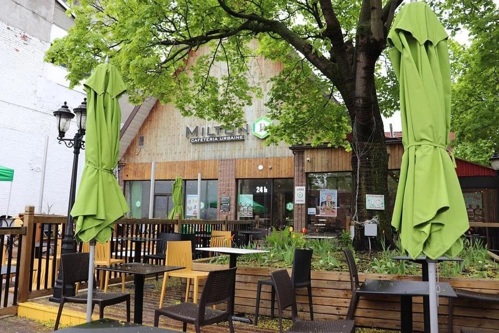 Milton B - Cafétéria urbaine – terrasse extérieure à Plateau-Mont-Royal, Montréal