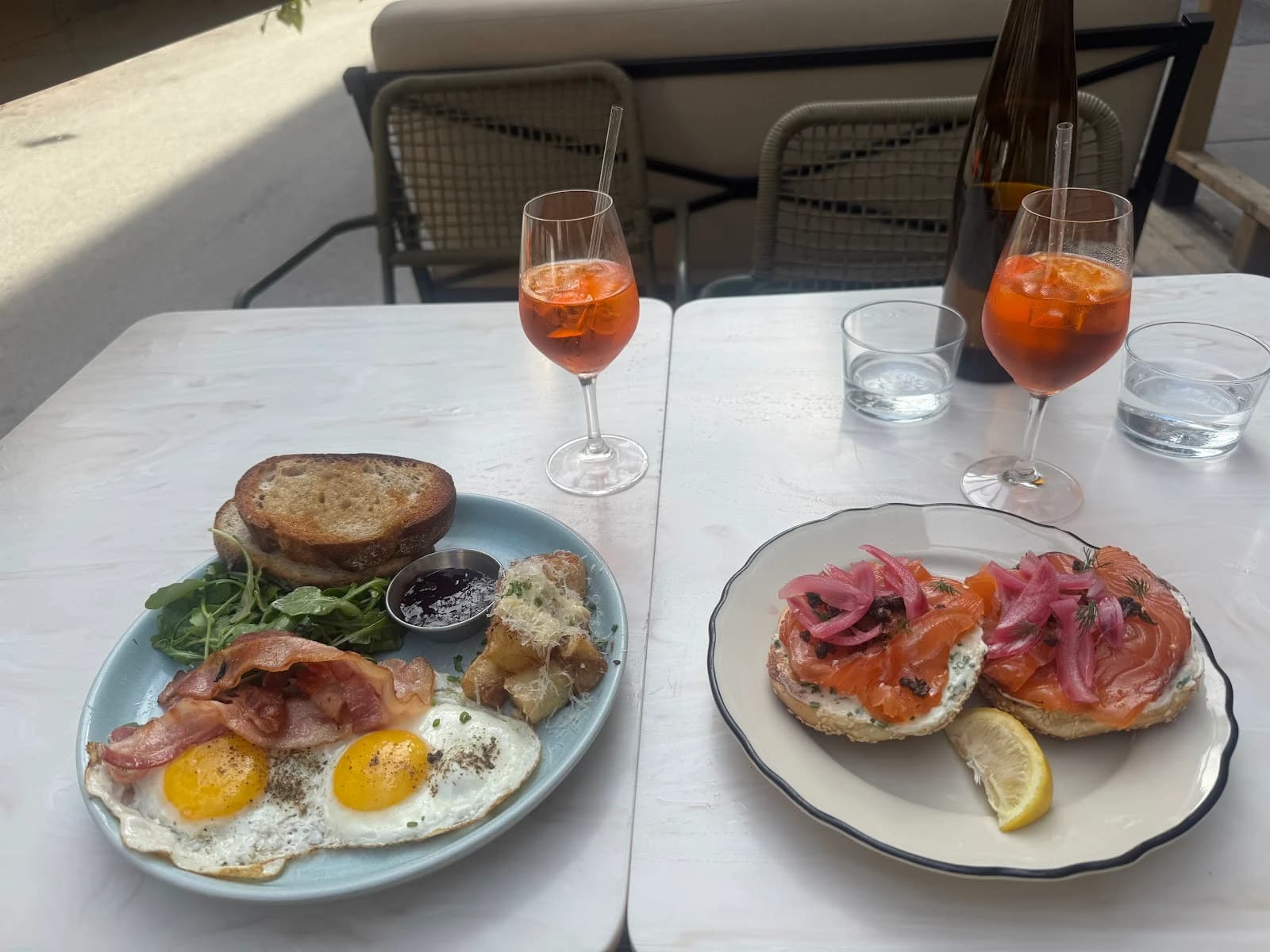 Buvette Pastek – terrasse extérieure à Vieux-Montréal, Montréal