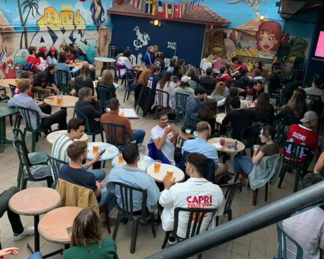 Café Bar St-Laurent Frappé – outdoor terrace in Plateau-Mont-Royal, Montréal
