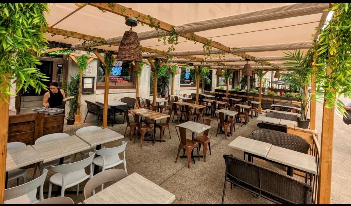 Restaurant La Catrina – outdoor terrace in Old Montreal, Montréal