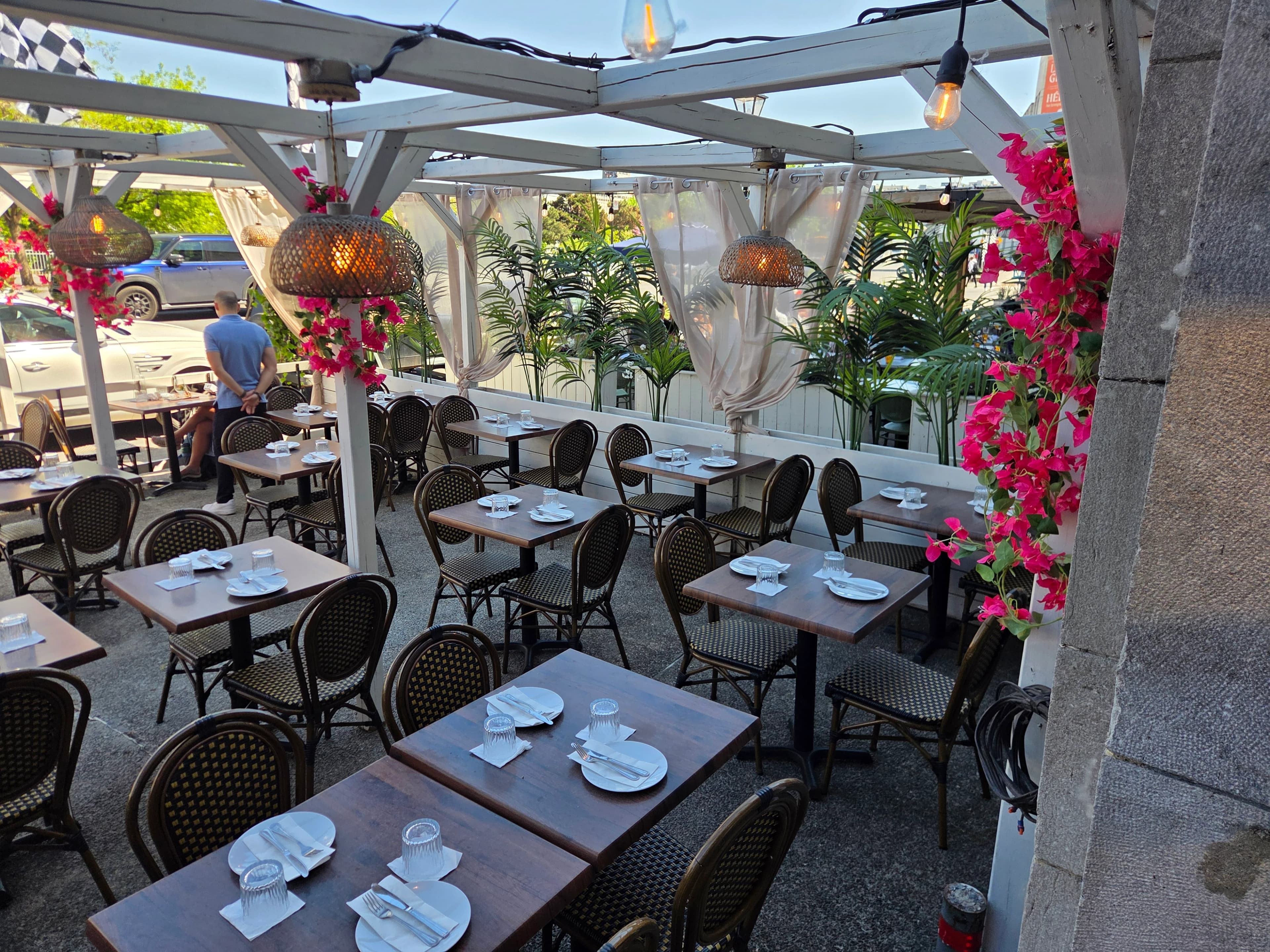 Nomaï – outdoor terrace in Old Montreal, Montréal