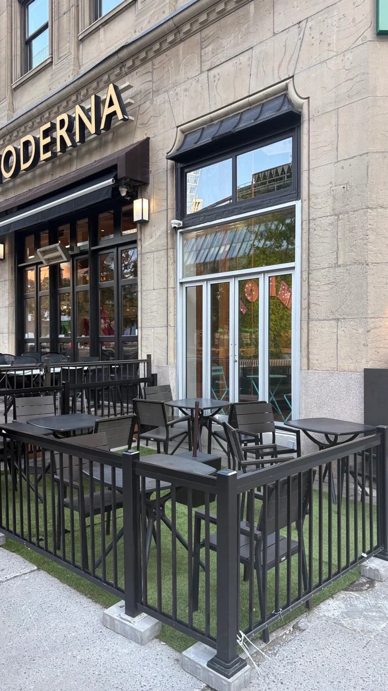 Tommy Café - Cathcart – outdoor terrace in Downtown, Montréal
