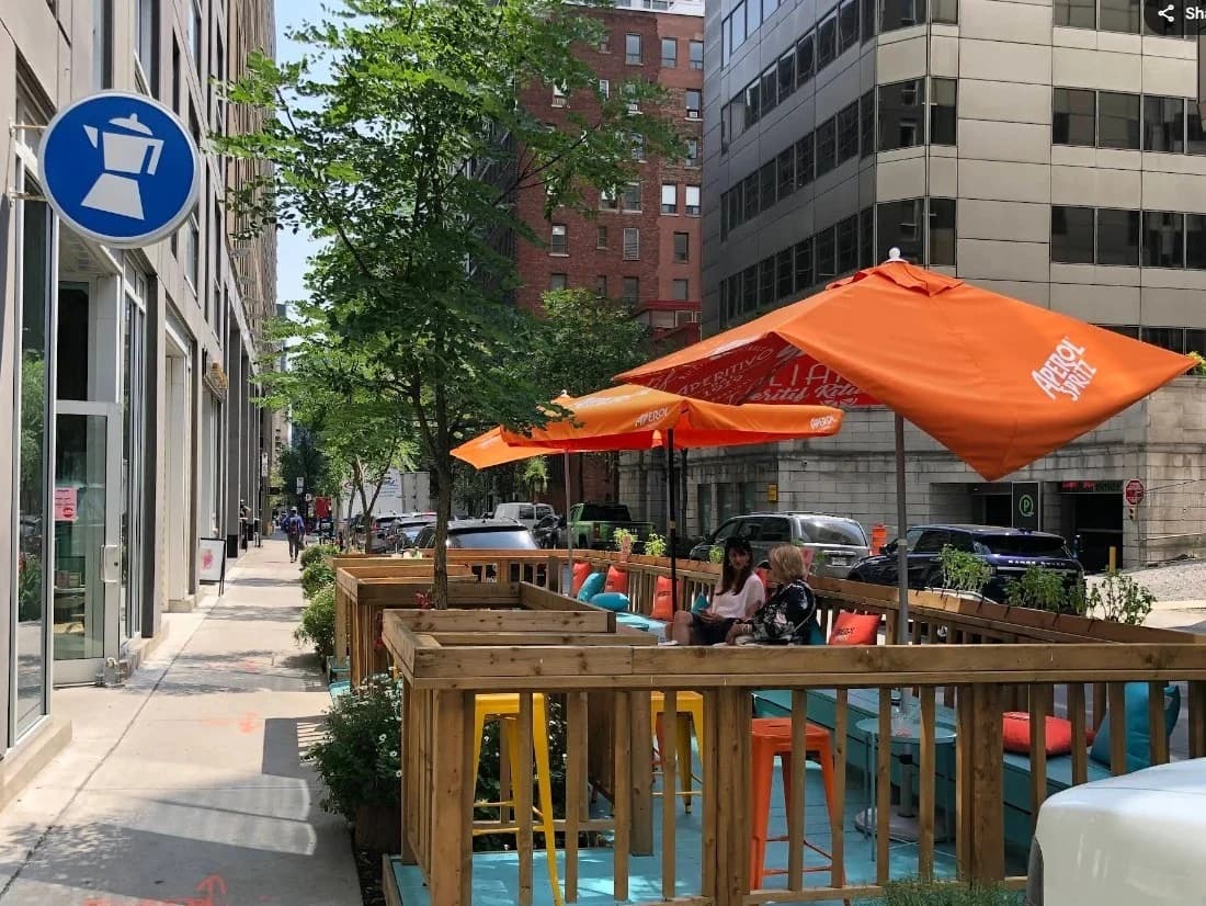 Bar Caffettiera – outdoor terrace in Downtown, Montréal