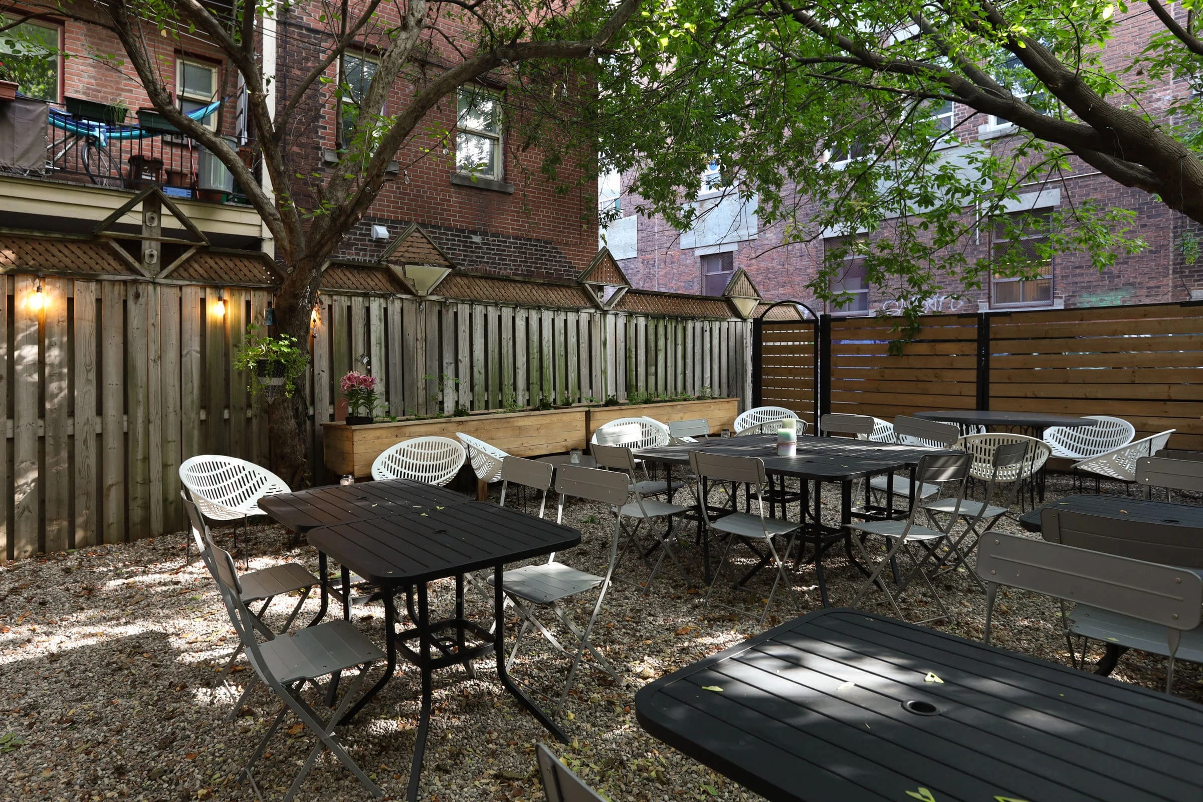 Azalea – outdoor terrace in Plateau-Mont-Royal, Montréal
