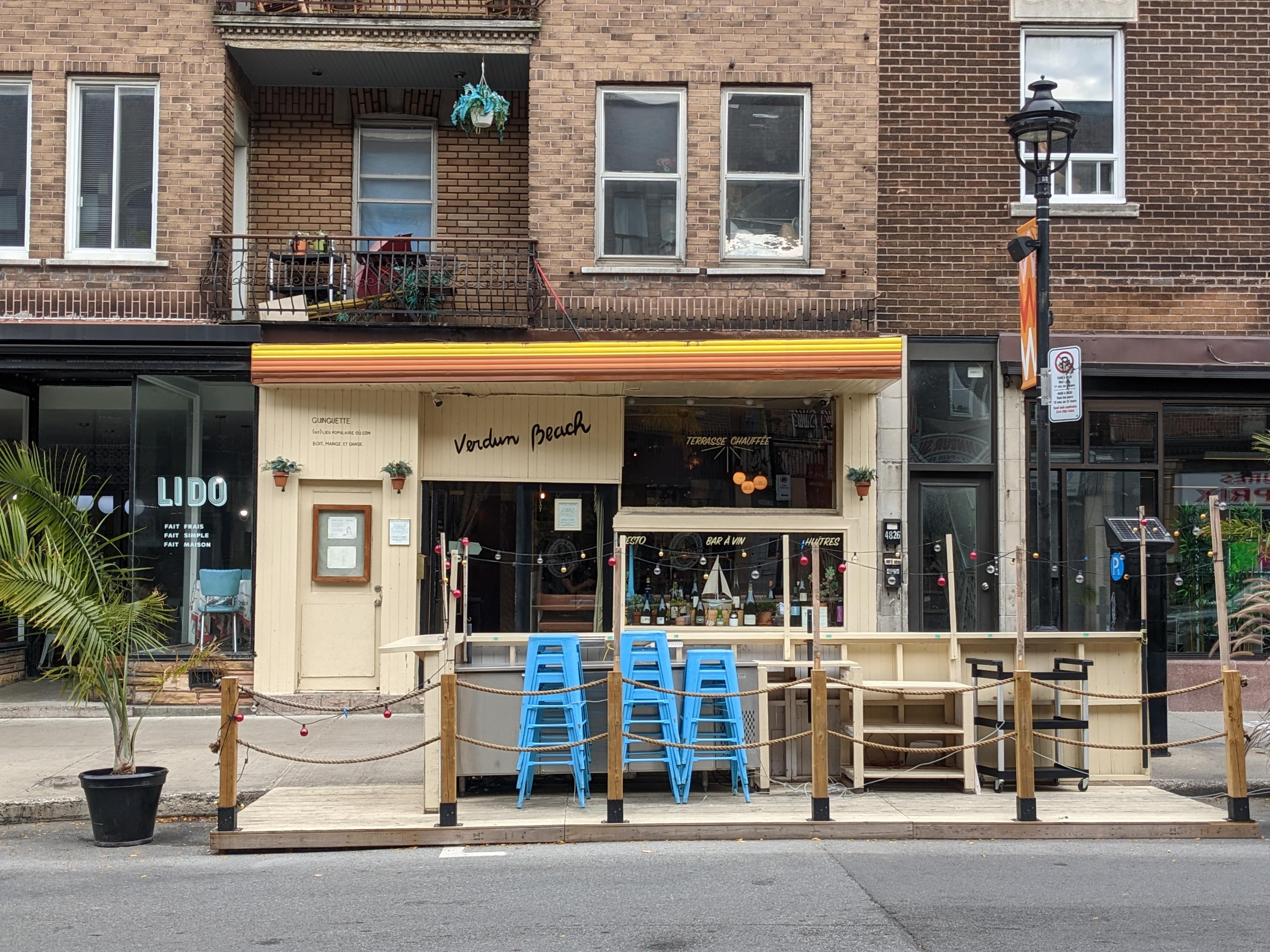 Verdun Beach – outdoor terrace in Verdun, Montréal