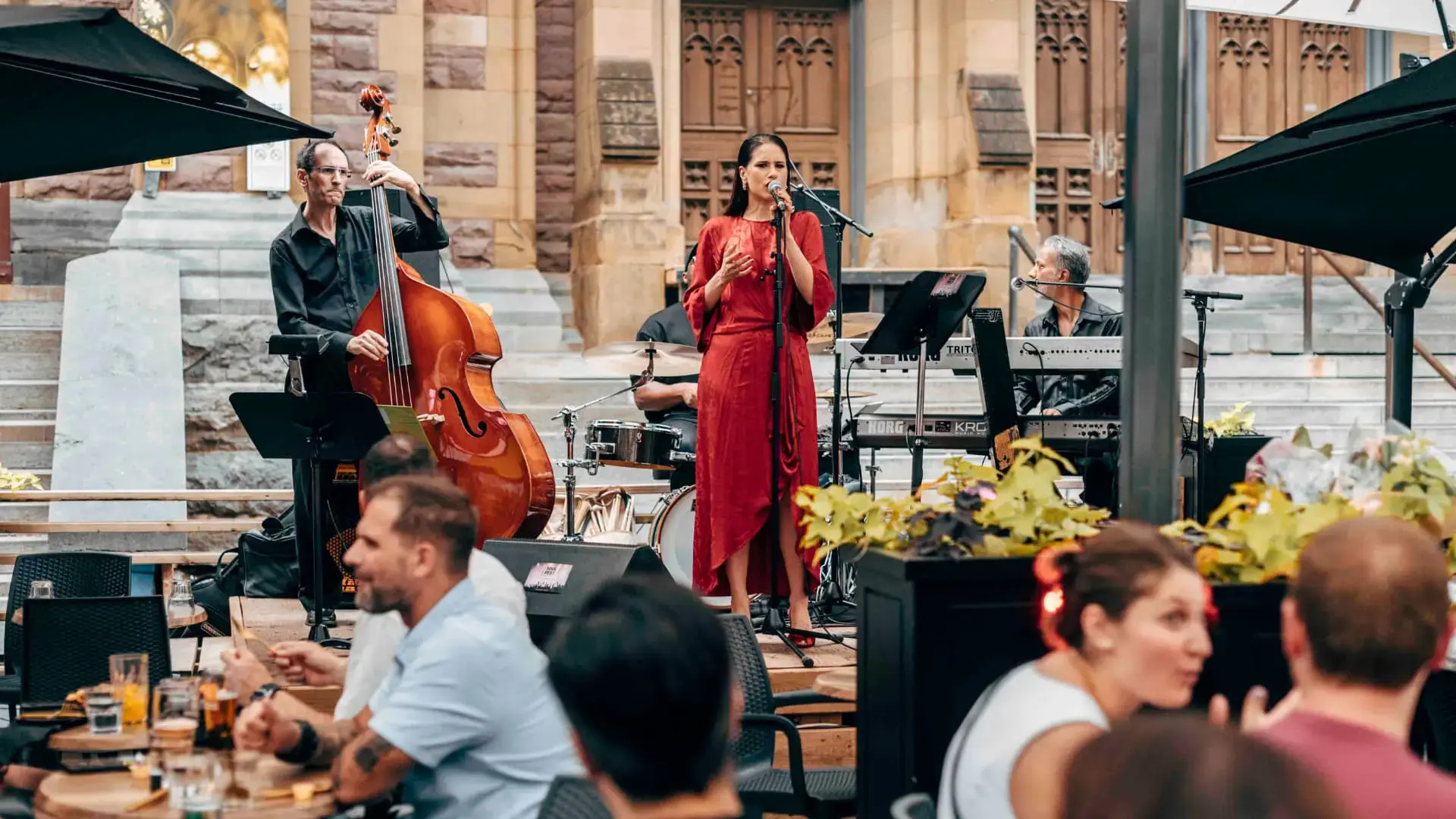 Le Balcon – outdoor terrace in Downtown, Montréal