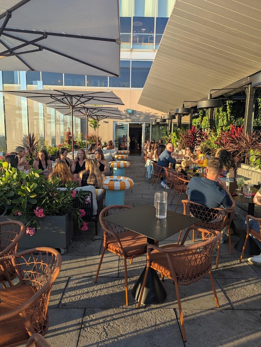 Rose Orange – outdoor terrace in Downtown, Montréal