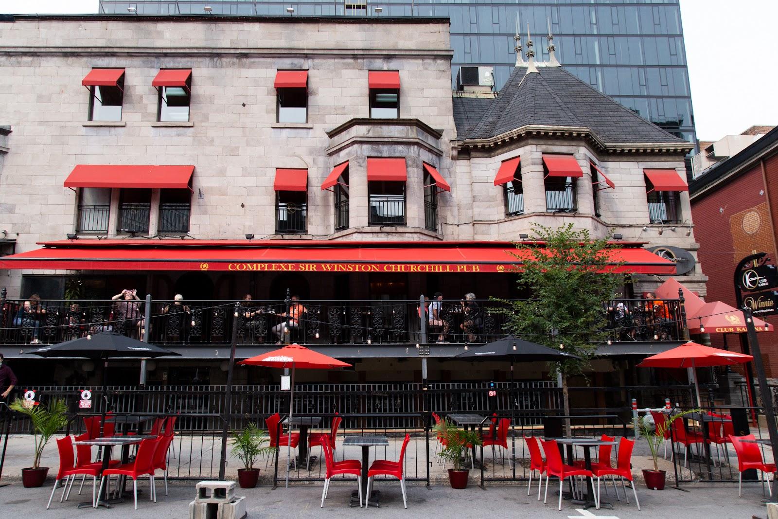 Sir Winston Churchill Pub – outdoor terrace in Downtown, Montréal