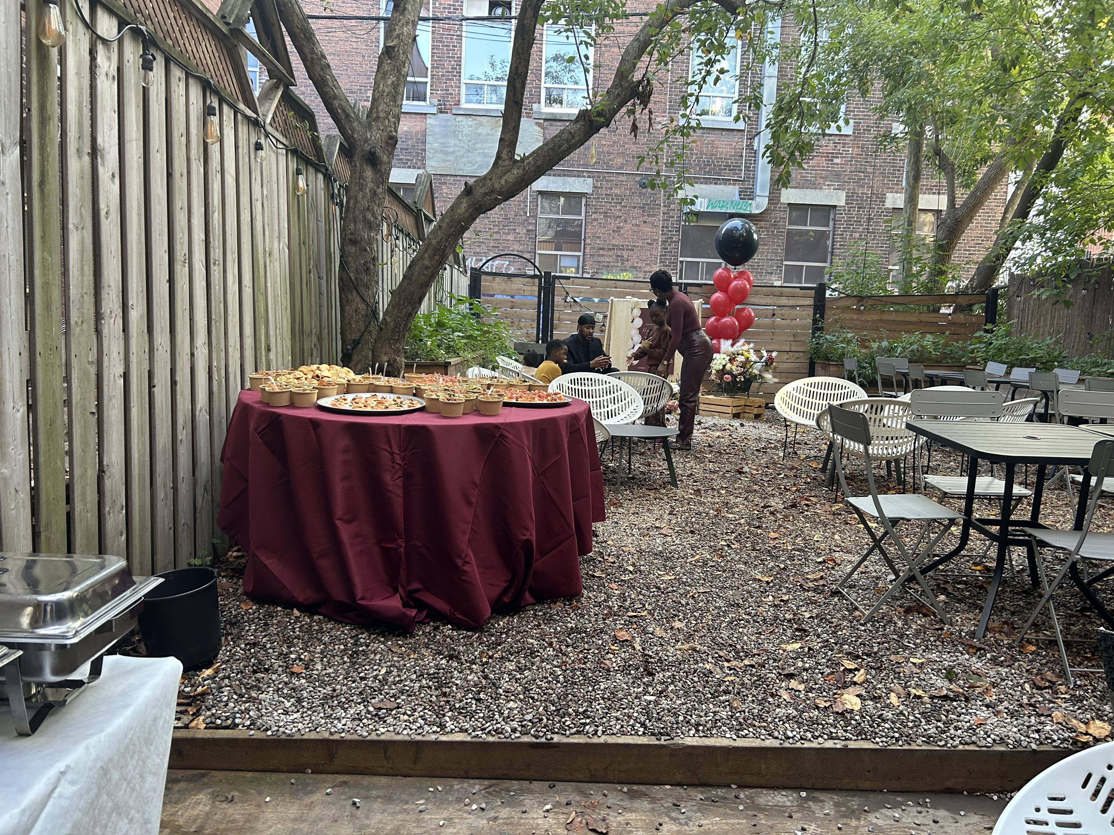 Azalea – outdoor terrace in Plateau-Mont-Royal, Montréal