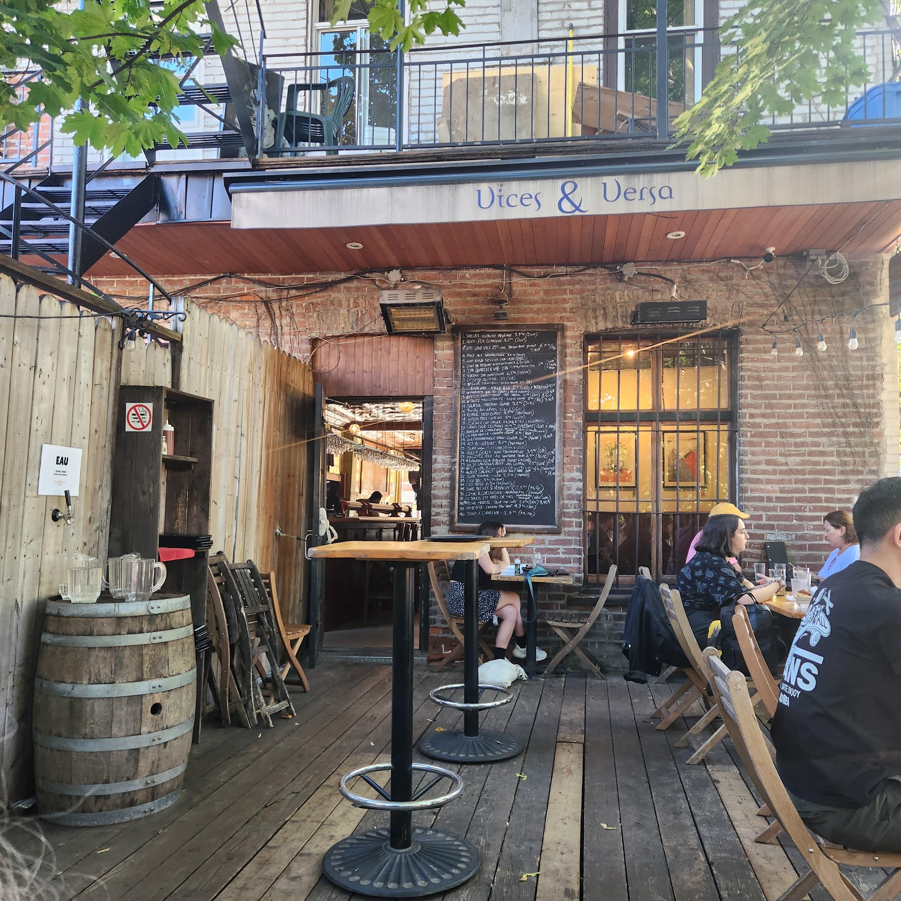 Vices & Versa – outdoor terrace in Mile End, Montréal